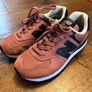 New balance 574 Washed Henna Pink Classic Tie Women’s 6 Suede Sneakers Tennis